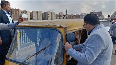 الدكتور المقدم يقود حملة لضبط تعريفة التكاتك ومنع دخول النقل الثقيل للمدينة