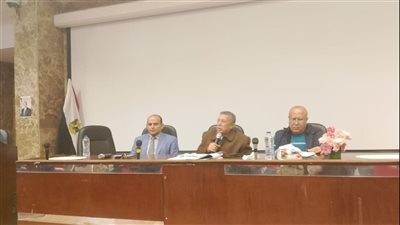 تعليم البحيرة يبحث مع هيئة الأبنية التعليمية الموقف التنفيذي للمشروعات التعليمية الجارية