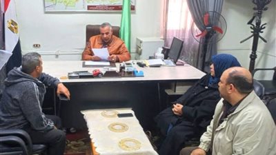 رئيس مركز ومدينة السنبلاوين يستقبل المواطنين لبحث شكواهم وحلها في إطار القانون