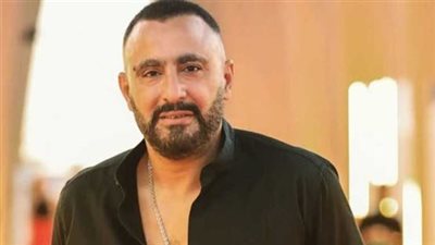 عظيمة وكسبت الرهان.. إشادة أحمد السقا بـ منى زكي في فيلم الست 