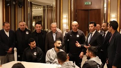 قبل المغادرة للمشاركة ببطولة كأس الأمم الأفريقية بالمغرب وزير الرياضة يؤازر المنتخب 