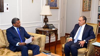 وزير الخارجية المصري يلتقي وزير خارجية سيشل لبحث سبل تعزيز التعاون الثنائي