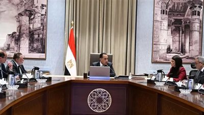 رئيس الوزراء: نضع خفض الدين العام والخارجي وتقليل أعباء خدمته هدفًا أساسيًا