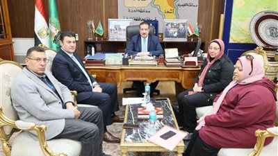 محافظ المنوفية يناقش الموقف التنفيذي لمشروعات الهيئة العامة للطرق والكباري بنطاق المحافظة