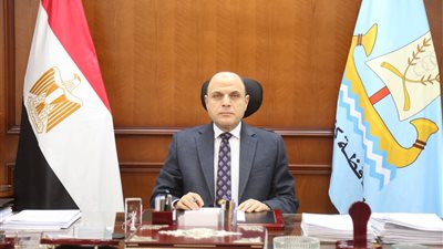 محافظ كفرالشيخ يناقش  استعدادًات تطبيق منظومة التأمين الصحي الشامل بالمحافظة