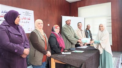 تكريم طلاب أزهر السويس الفائزين بالمراكز الأولى للمراحل الإبتدائية والإعدادية والثانوية