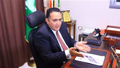 رئيس مركز ومدينة كفر صقر يتابع أعمال النظافة والتجميل اليومية بالمدينة