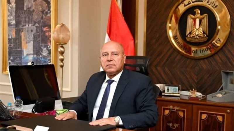 وزير الصناعة والنقل