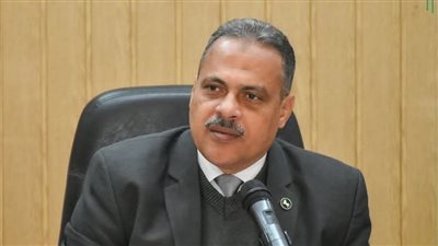 محافظ الشرقية: (القنايات والقرين) يحققان أعلى معدلات في إنجاز تقنين أوضاع المواطنين