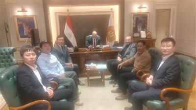 وزير العمل يوجه باستكمال إجراءات تراخيص عمل الأجانب بشركة باور تشاينا