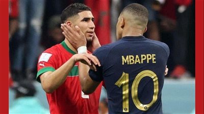 يتواجد الفرنسي كيليان مبابي في المغرب لدعم المنتخب المغربي وصديقه أشرف حكيمي