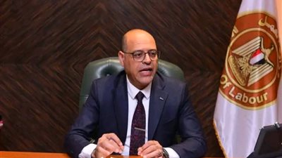 وزير العمل يصدر قرارًا وزاريًا رقم(289)بشأن تحديد ساعات العمل في المنشآت الصناعية