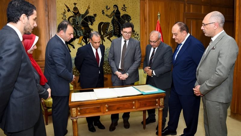 وزير الخارجية 