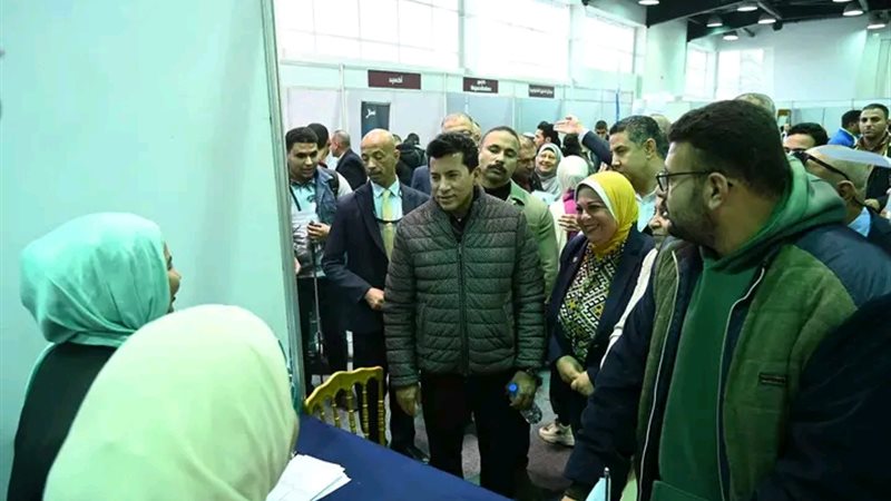 وزير الشباب والرياضة