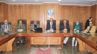 مجلس إدارة المستشفيات الجامعية بجامعة المنوفية يعقد جلسته الرابعة للعام الجامعي2025 2026