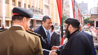 محافظ دمياط يعبر عن وحدة النسيج الوطني المصري بزيارته لكنيسة العذراء مريم