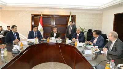 وزير الزراعة يترأس اجتماع مجلس إدارة