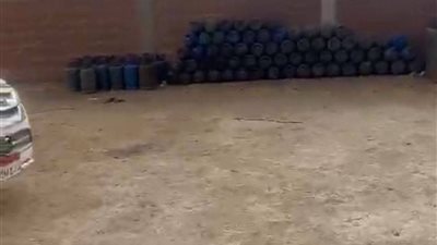 نائب السويس ينهي مشكلة تجديد ترخيص مخزن الأنابيب بمنطقتي كبريت وجنيفة