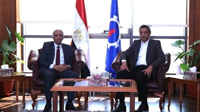 محافظ السويس يستقبل نائب مساعد وزير الخارجية