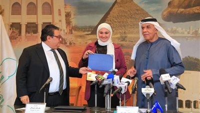 المسرح العربي يُكرِّم الفائزين بمسابقة الهوية البصرية