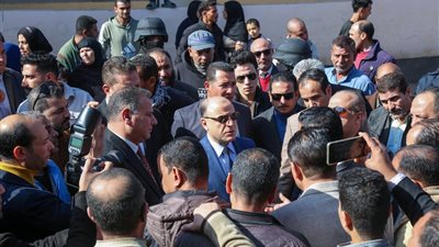 محافظ كفرالشيخ يستمع لشكاوى وطلبات أهالي سيدي سالم.. 