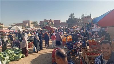بناء علي طلب نائب السويس..نقل سوق الخميس الي خارج كتلة العمدة السكنية