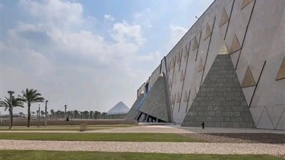 وزارة السياحة:ترصد ثلاثة مواقع إلكترونية مُزوَّرة لبيع تذاكر زيارة المتحف المصري الكبير 