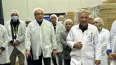في زيارة مفاجئة وزير قطاع الأعمال يتفقد مصانع 