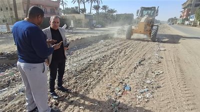 رئيس مدينة أبو النمرس بجنوب الجيزة يشن حملة نظافة مكثفة لقرى المركز