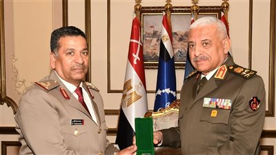 الفريق أول عبد المجيد صقر يلتقى وفد من الإتحاد العربى للرياضة العسكرية
