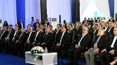 رئيس الوزراء يحضر فعاليات الاحتفال بانطلاق التشغيل التجاري لمحطة البحر الأحمر 