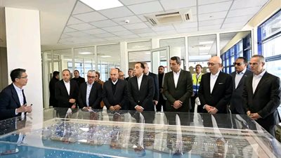 رئيس الوزراء يتفقد محطة البحر الأحمر لتداول الحاويات رقم1 RSCT) )بميناء السخنة