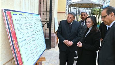محافظ البحيرة تتفقد لجان امتحانات الشهادة الإعدادية بكفر الدوار