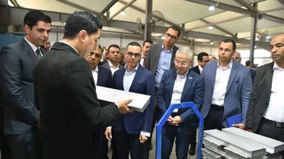 وزير الاستثمار يتفقد عددًا من المصانع العاملة بالمنطقة الاستثمارية بميت غمر