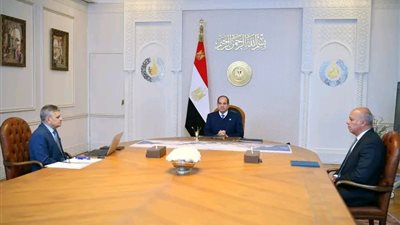 الرئيس السيسي يجتمع مع الفريق أسامة ربيع، رئيس هيئة قناة السويس