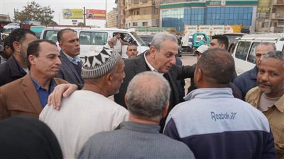 محافظ الغربية يختتم جولته المفاجئة بكفر الزيات بالاستماع لمطالب المواطنين