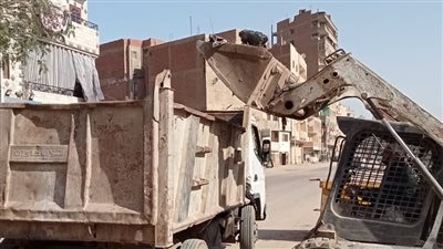 رئيس مدينة أبو النمرس بجنوب الجيزة يتابع جهود النظافة على مستوى قرى المركز 