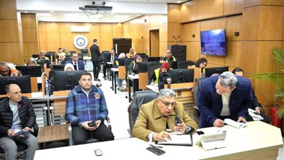 محافظ الدقهلية يتابع إزالة مخالفات البناء من الشبكة الوطنية للطوارئ والسلامة 