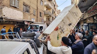 رئيس مدينة العياط بالجيزة يقود حملة إشغالات مكبرة لإعادة الإنضباط لمناطق المركز 