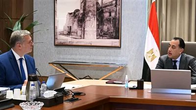رئيس الوزراء يتابع مع وزير البترول عددًا من ملفات العمل