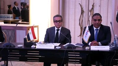 وزير الصحة يشارك في جلسة نقاشية حول الاستثمار المستدام برعاية سرطان الثدي