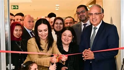 وزير الموارد المائية ووزيرة التضامن يفتتحان