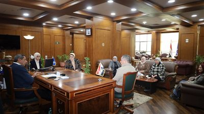 محافظ السويس يستقبل مستشار وزير التربية والتعليم