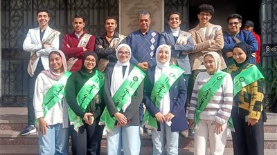 مدير تعليم السويس تشيد بطلاب الثانوية في مسابقة أوائل الطلبة