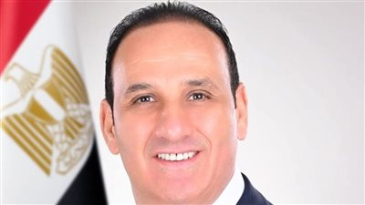  أحمد ترجم:توجيهات الرئيس بإعداد تشريع لمنع استخدام الهواتف للأطفال خطوة هامة لحمايتهم من الإدمان الرقمي