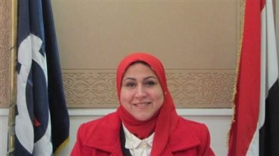 مدير التعليم بالسويس تتابع أعمال تقدير درجات الشهادة الإعدادية 