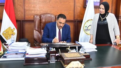 محافظ مطروح يعتمد نتائج الدور الاول للشهادة الإعدادية  بنسبة نجاح 84.1%