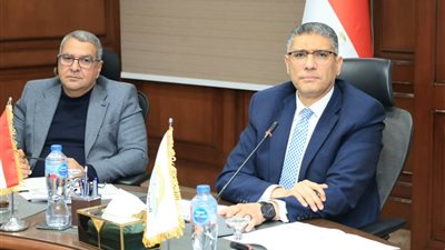 محافظ الجيزة يعقد اللقاء الأسبوعي لبحث شكاوى مواطني الدقي والعمرانية والهرم وأبوالنمرس