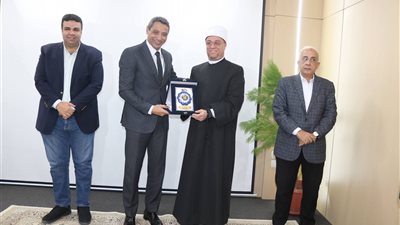 محافظ السويس يكرم وكيل وزارة الأوقاف بالمحافظة..قبل تولية قيادة أوقاف جنوب سيناء 