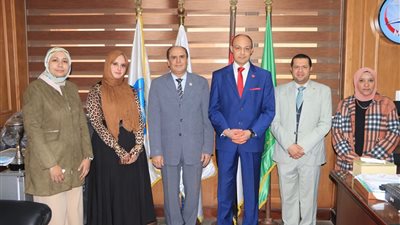 عميد كلية الطب يستقبل وفد مركز الدراسات الاستراتيجية وإعداد القادة